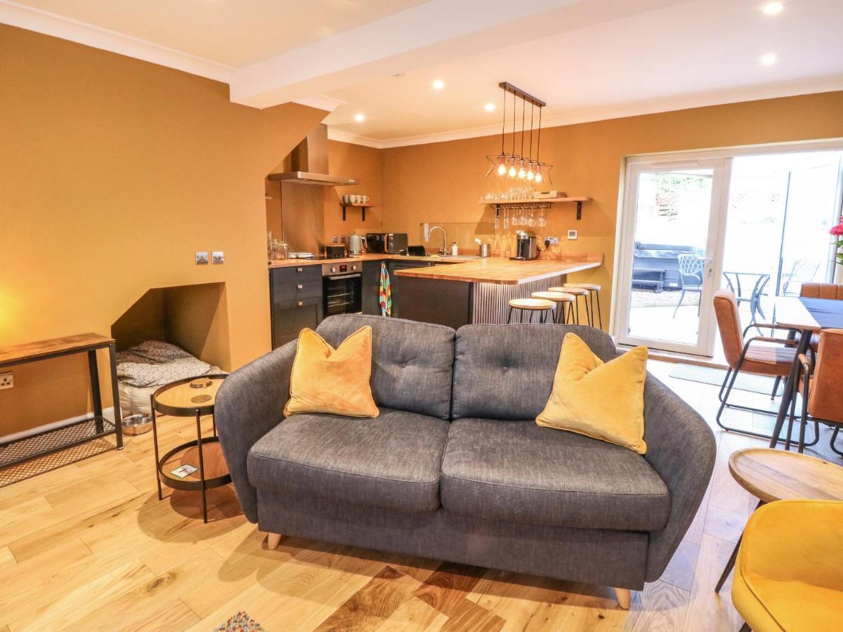 Feus Holiday Cottage Охтерардър Екстериор снимка