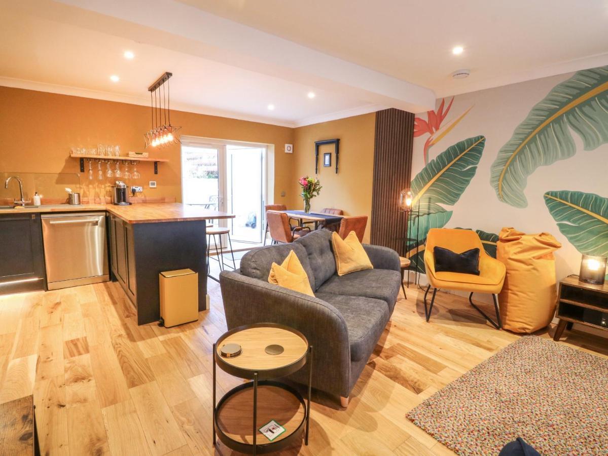 Feus Holiday Cottage Охтерардър Екстериор снимка