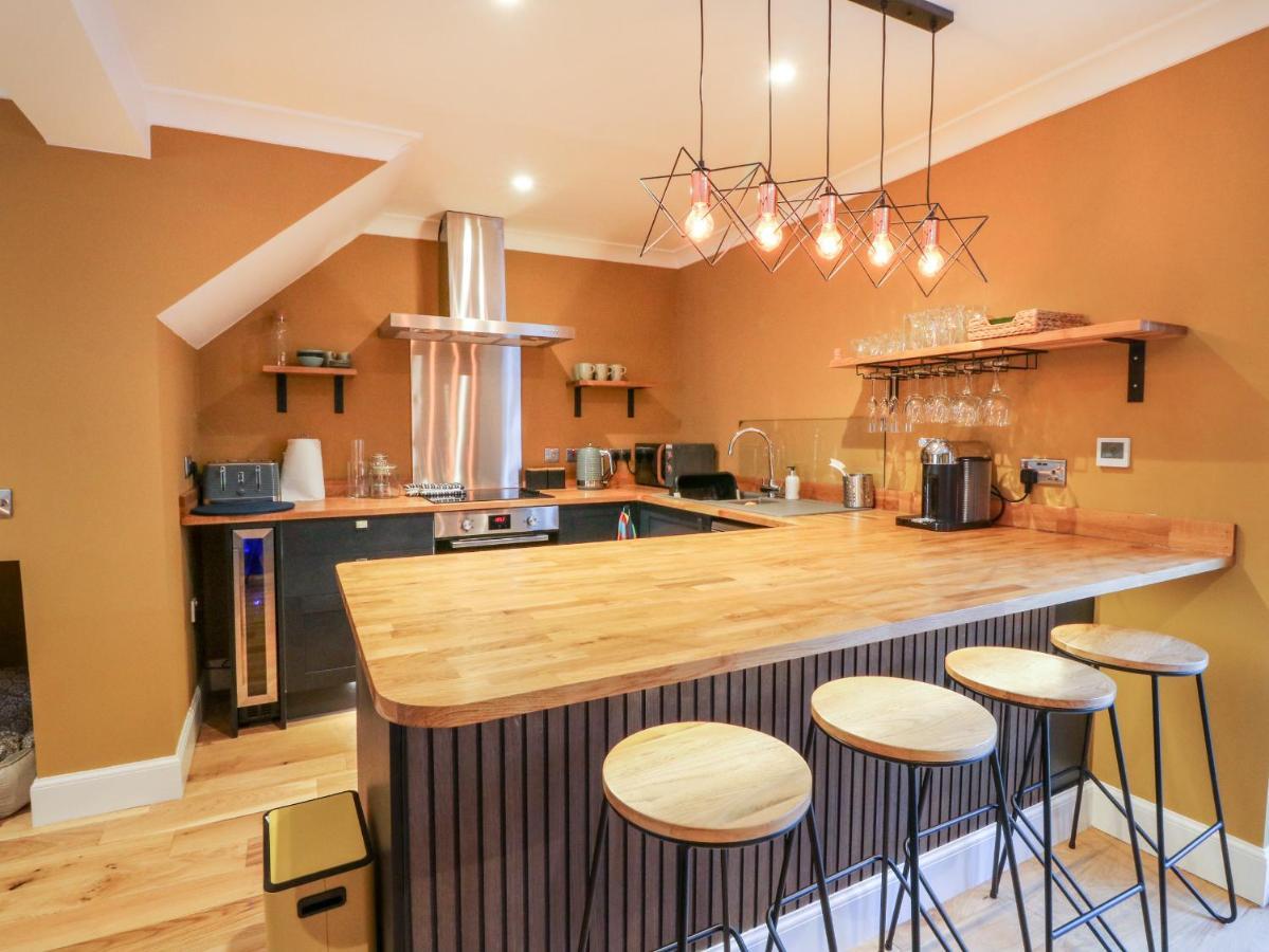 Feus Holiday Cottage Охтерардър Екстериор снимка